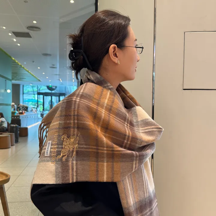 スーパーコピー バーバリー ス マフラー