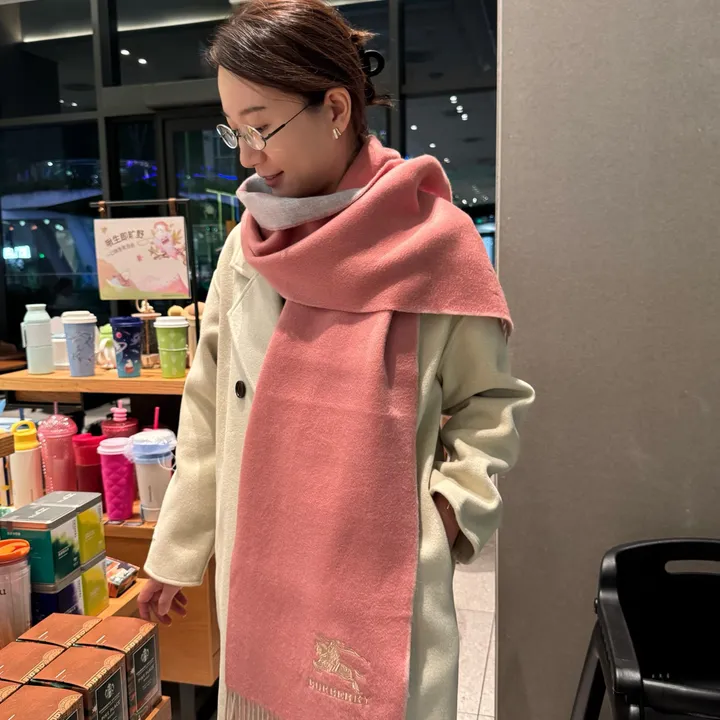 スーパーコピー バーバリー ス マフラー