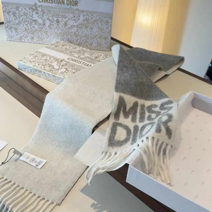 スーパーコピー ディオール マフラー