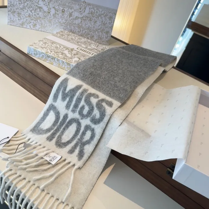 スーパーコピー ディオール マフラー