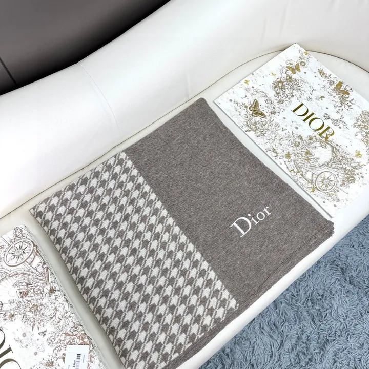 スーパーコピー ディオール マフラー