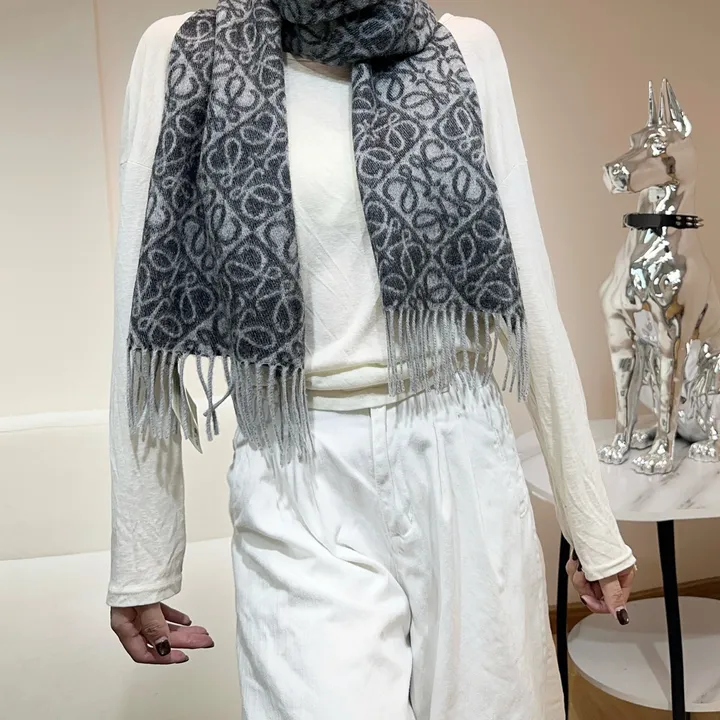 スーパーコピー ロエベ マフラー