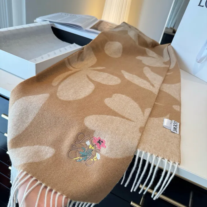 スーパーコピー ロエベ マフラー