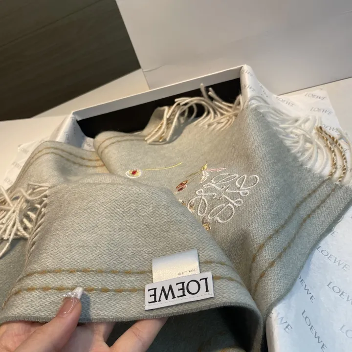 スーパーコピー ロエベ マフラー