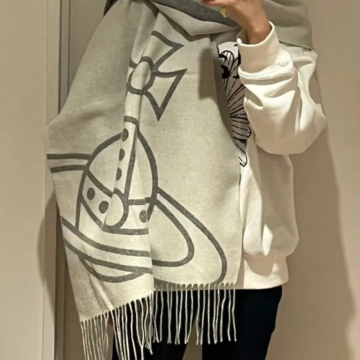 スーパーコピー ヴィヴィアン・ウエストウッド マフラー