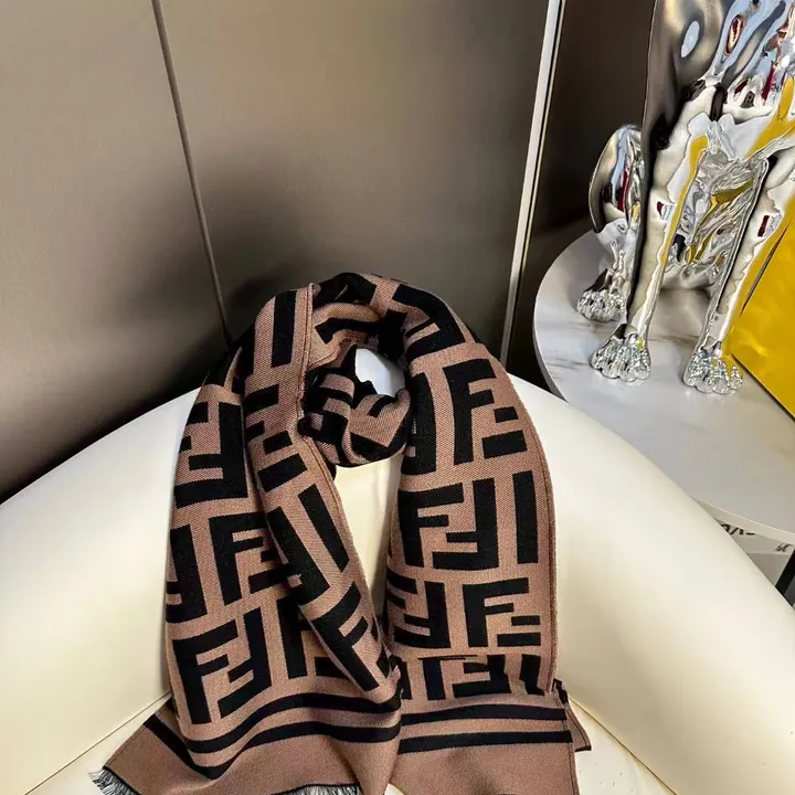 スーパーコピー フェンディ マフラー