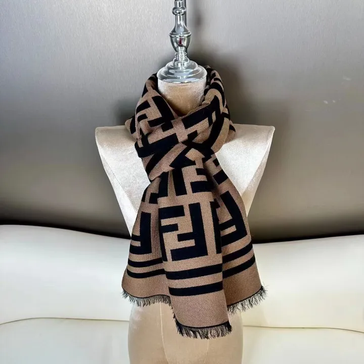 スーパーコピー フェンディ マフラー