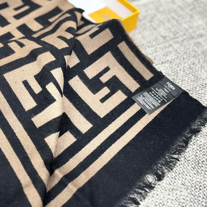 スーパーコピー フェンディ マフラー