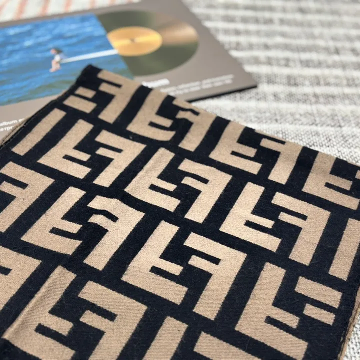 スーパーコピー フェンディ マフラー