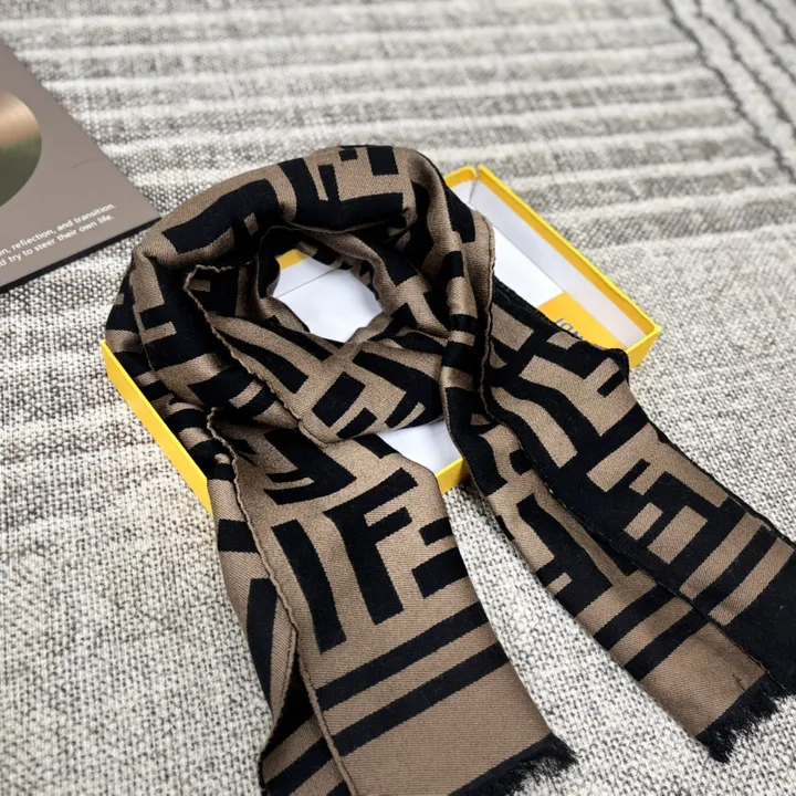 スーパーコピー フェンディ マフラー