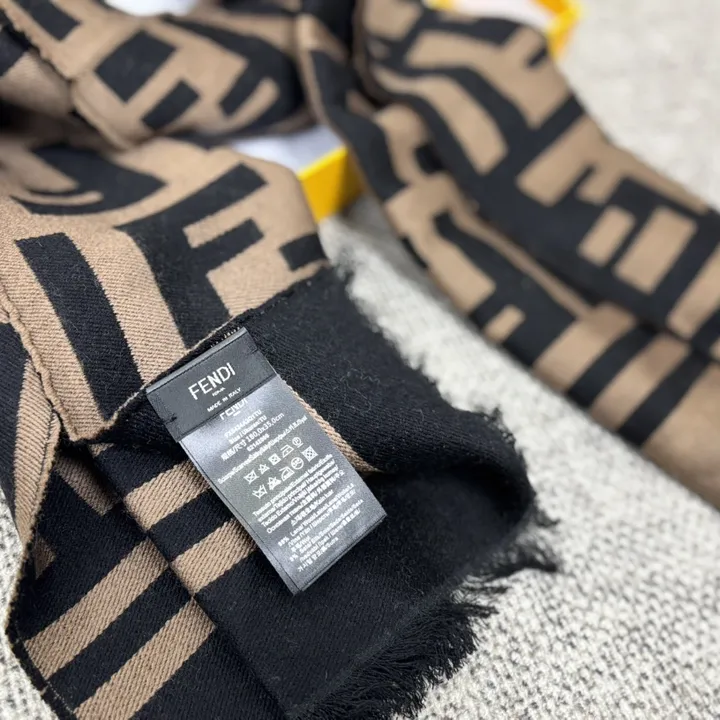 スーパーコピー フェンディ マフラー