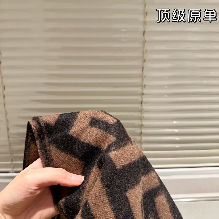 スーパーコピー フェンディ マフラー