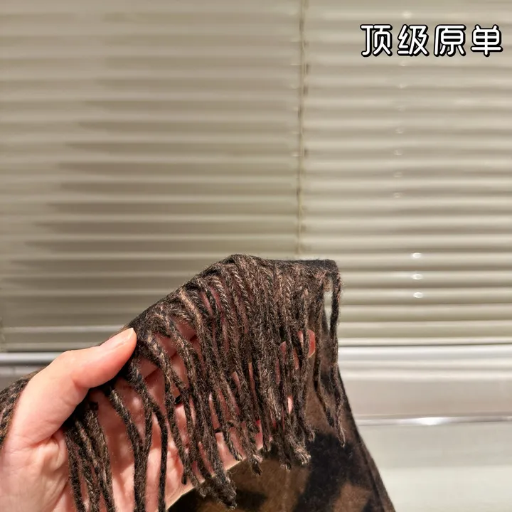 スーパーコピー フェンディ マフラー