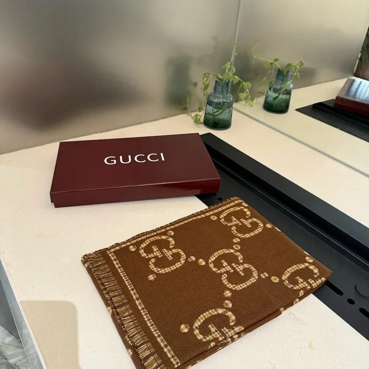 スーパーコピー グッチ マフラー