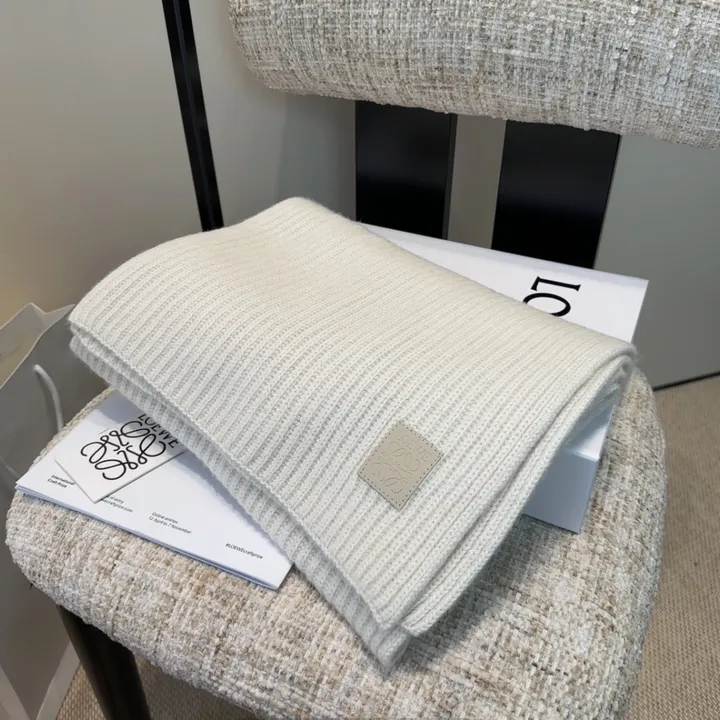 スーパーコピー ロエベ マフラー