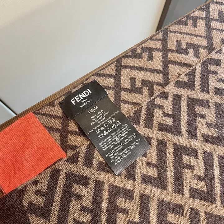 スーパーコピー フェンディ マフラー