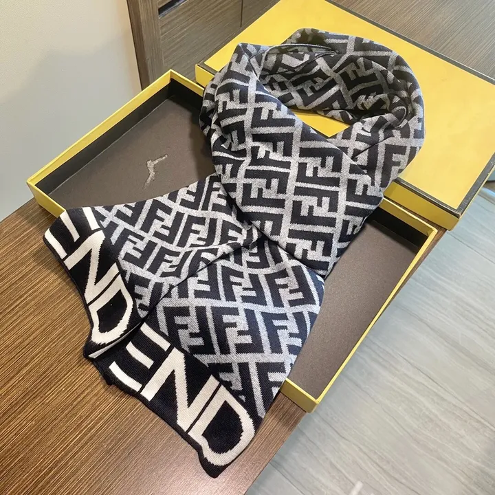 スーパーコピー フェンディ マフラー