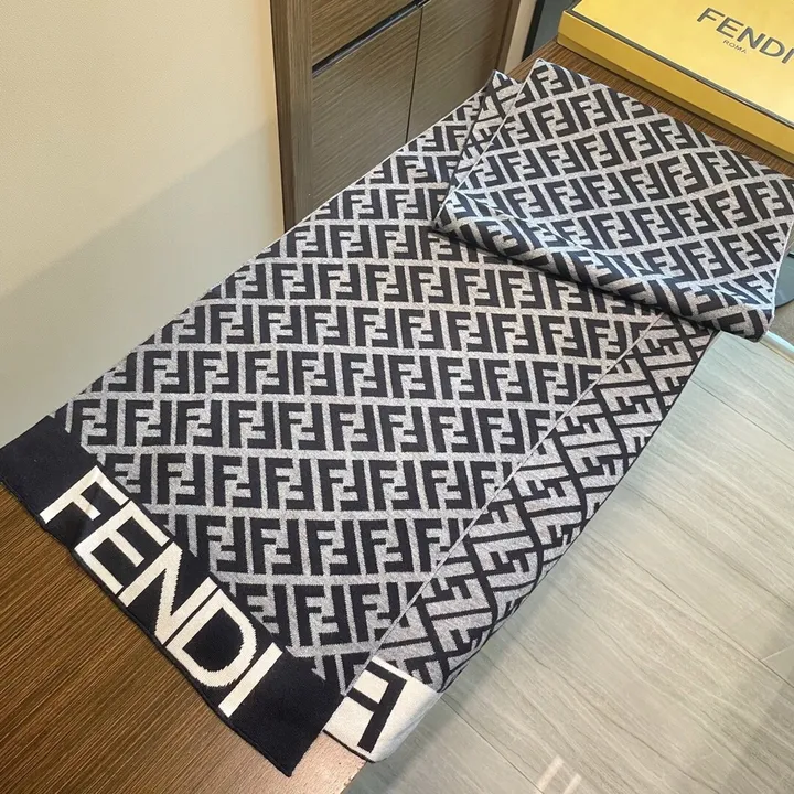 スーパーコピー フェンディ マフラー