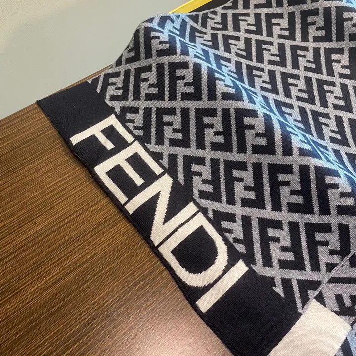 スーパーコピー フェンディ マフラー