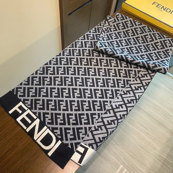 スーパーコピー フェンディ マフラー