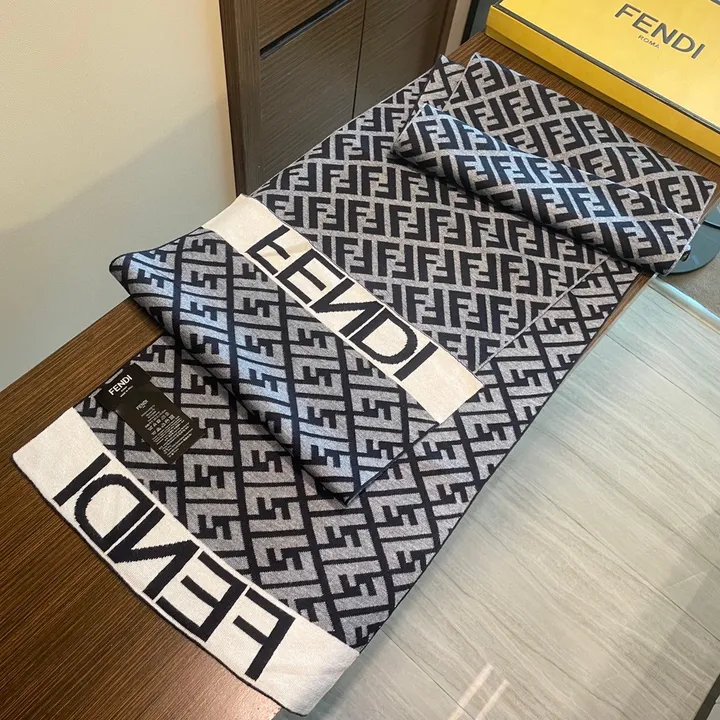 スーパーコピー フェンディ マフラー