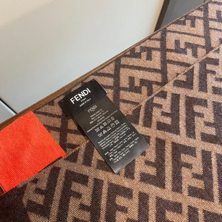 スーパーコピー フェンディ マフラー