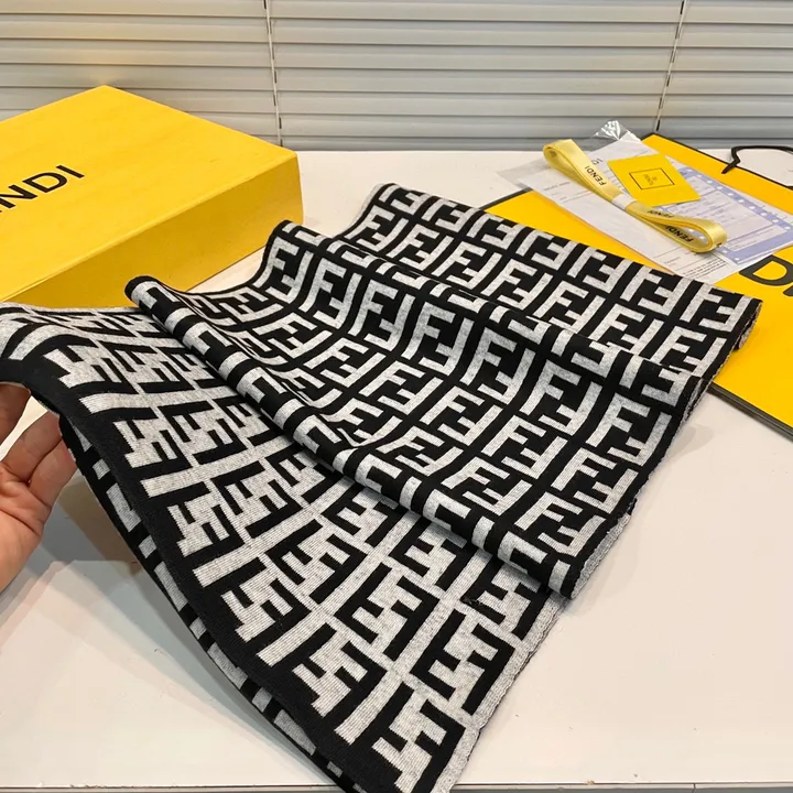 スーパーコピー フェンディ マフラー