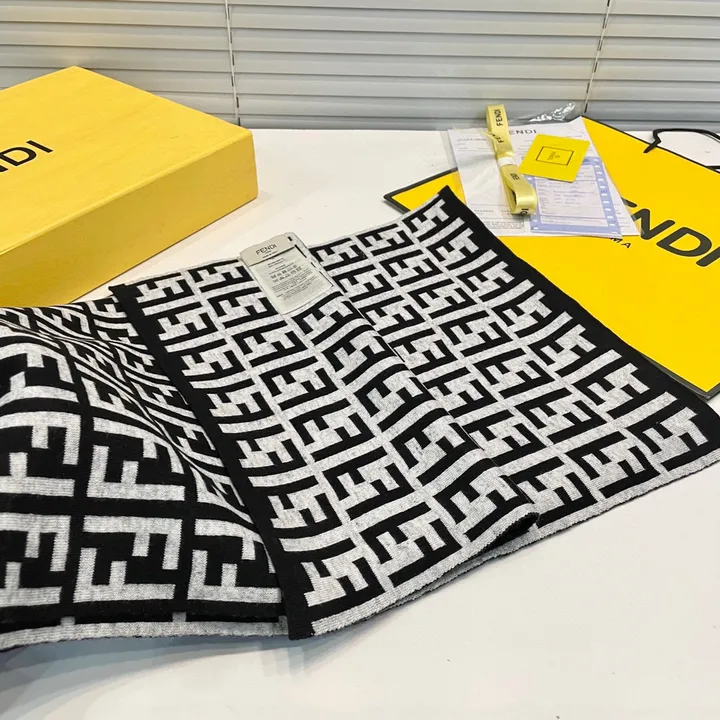 スーパーコピー フェンディ マフラー