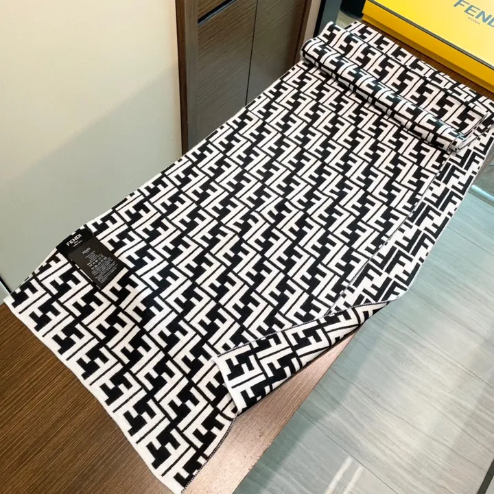 スーパーコピー フェンディ マフラー