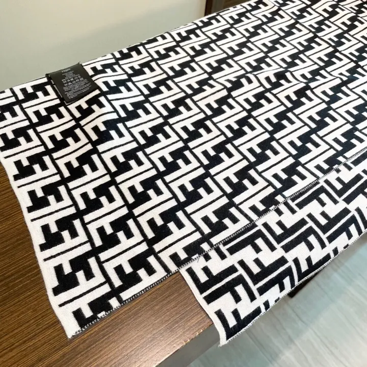 スーパーコピー フェンディ マフラー