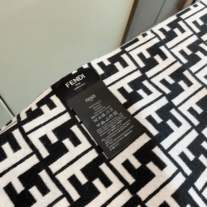 スーパーコピー フェンディ マフラー