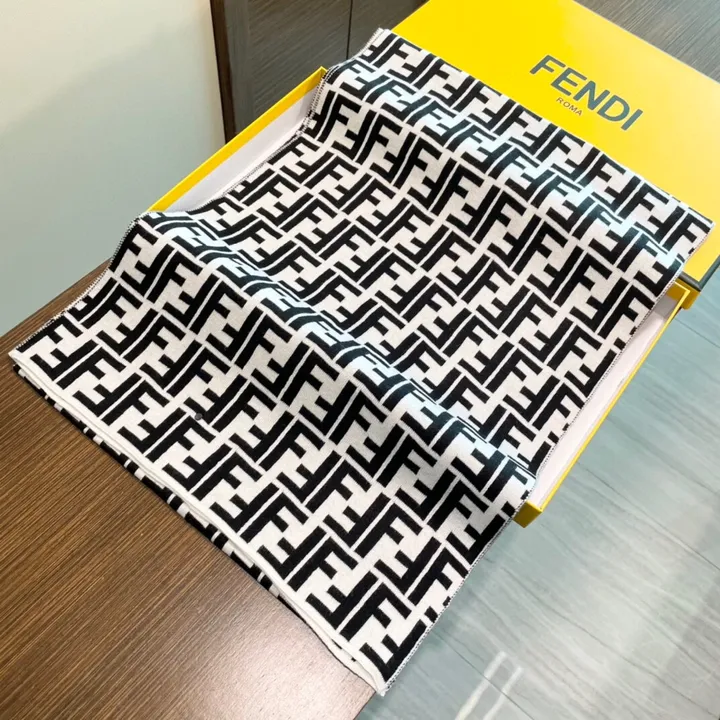 スーパーコピー フェンディ マフラー