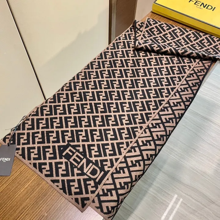 スーパーコピー フェンディ マフラー