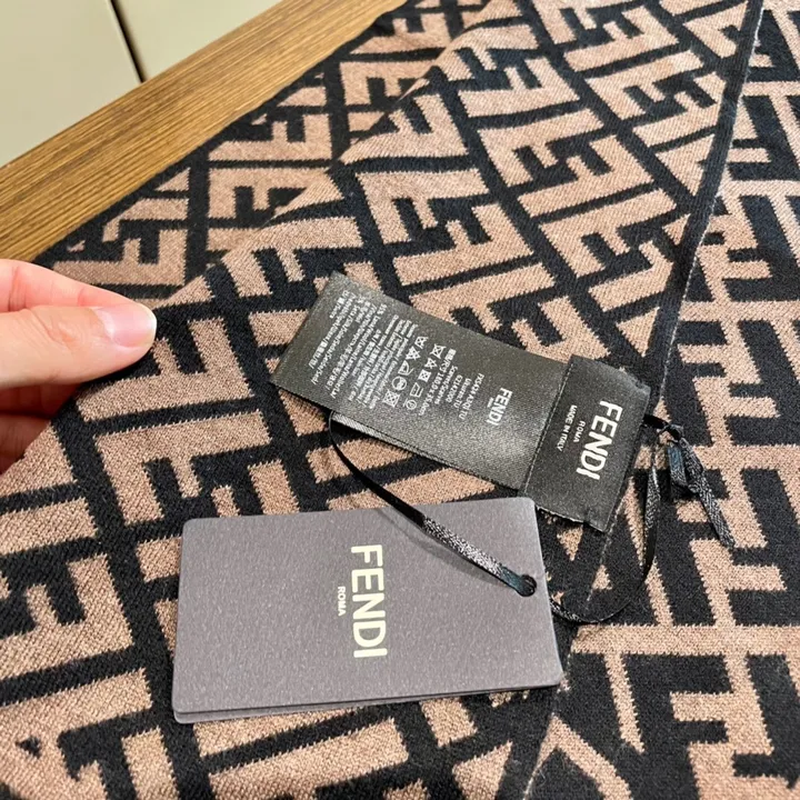 スーパーコピー フェンディ マフラー