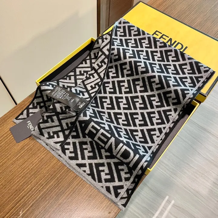 スーパーコピー フェンディ マフラー