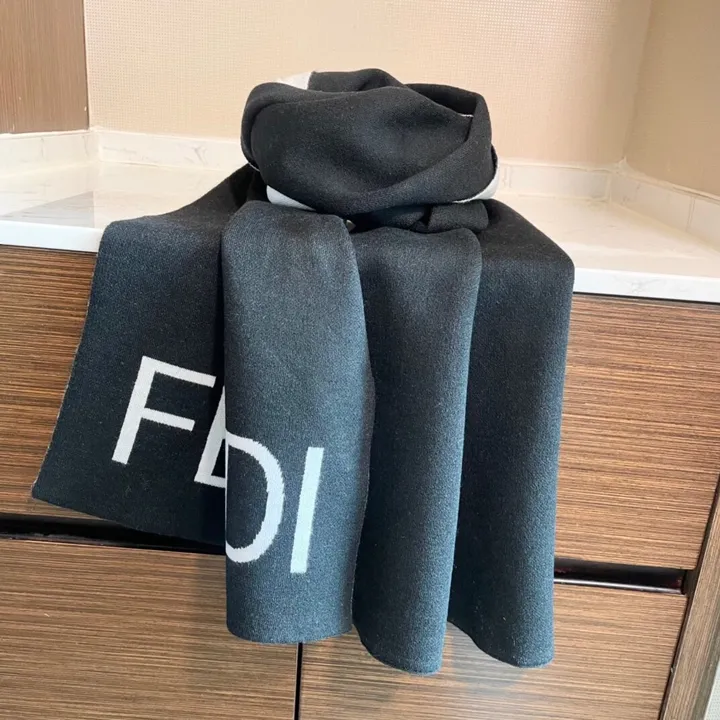 スーパーコピー フェンディ マフラー