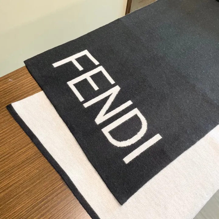 スーパーコピー フェンディ マフラー