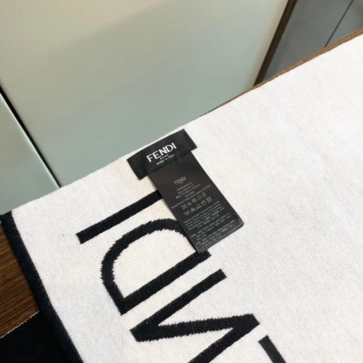 スーパーコピー フェンディ マフラー