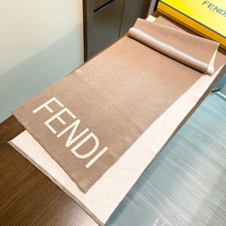 スーパーコピー フェンディ マフラー