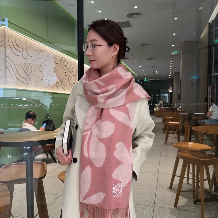 スーパーコピー ロエベ マフラー