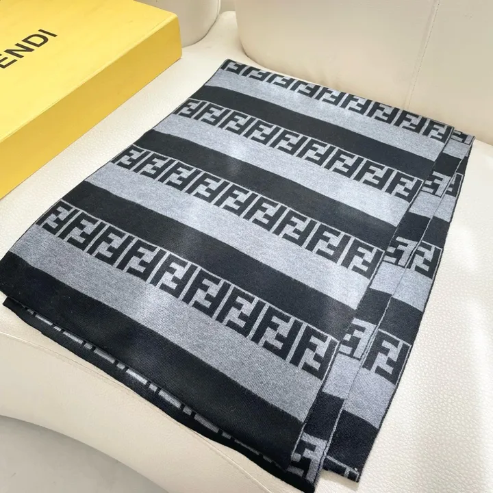 スーパーコピー フェンディ マフラー