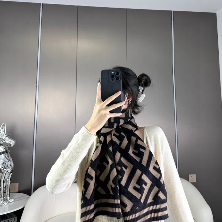 スーパーコピー フェンディ マフラー