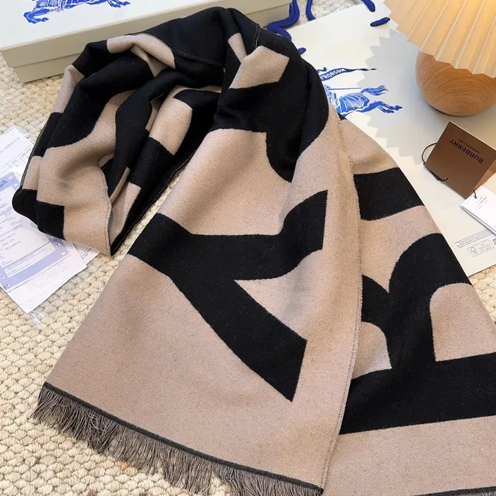 スーパーコピー バーバリー ス マフラー