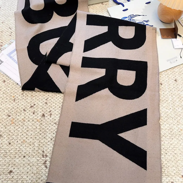 スーパーコピー バーバリー ス マフラー