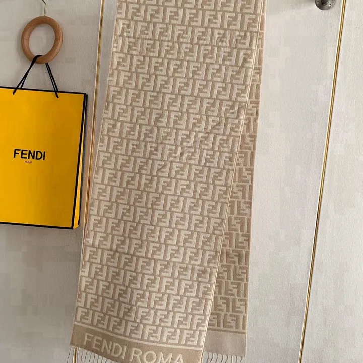 スーパーコピー フェンディ マフラー