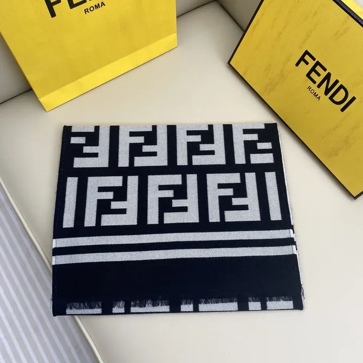 スーパーコピー フェンディ マフラー