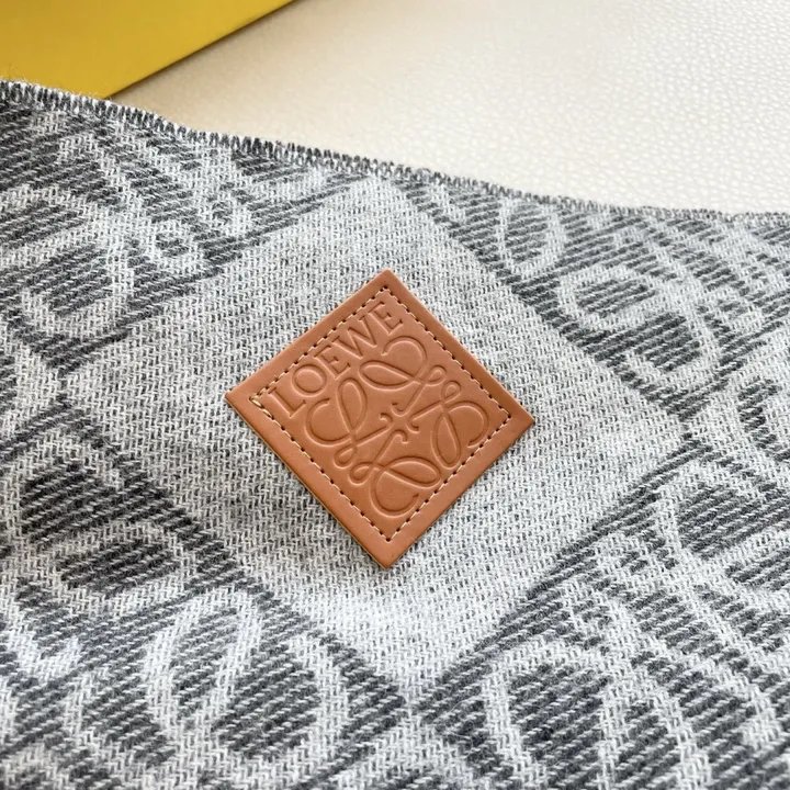 スーパーコピー ロエベ マフラー