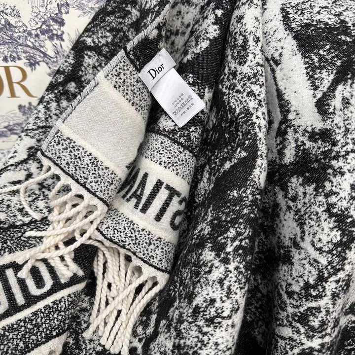 スーパーコピー ディオール マフラー