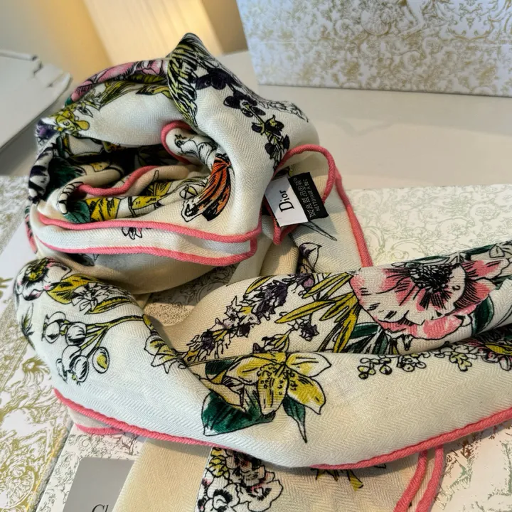 スーパーコピー ディオール マフラー