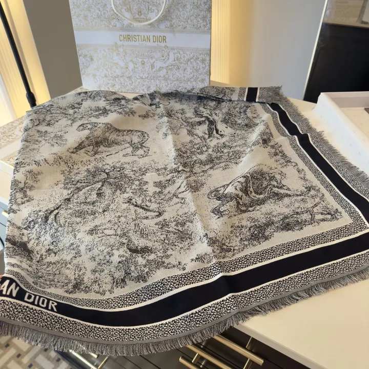 スーパーコピー ディオール マフラー